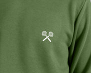 XTRACTD Hoodie Urban Ape in Coffee Leaf – Nahaufnahme des Siebträger-Logos auf der Brust