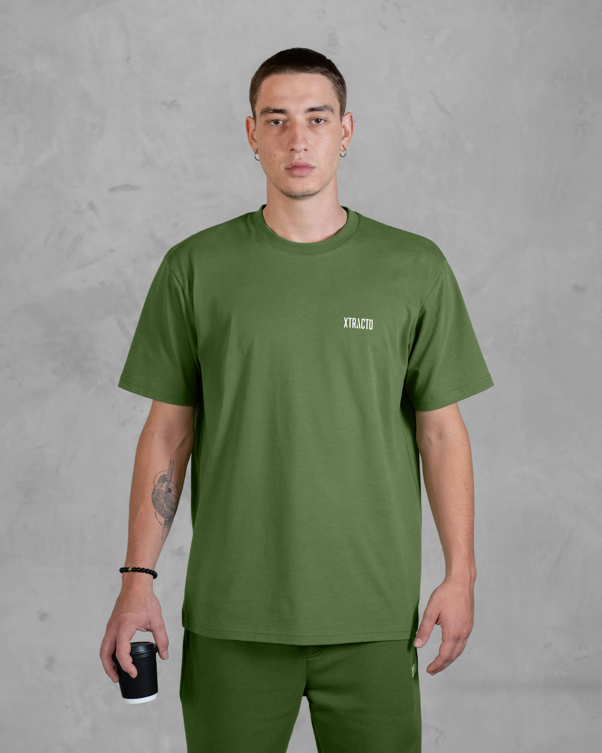 XTRACTD T-Shirt Rebellion – Coffee Leaf – Vorderansicht des Modells
