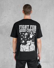 XTRACTD T-Shirt Urban Ape in Espresso Black – Model von hinten, großflächiger Rückenprint „Fight for Good Coffee“