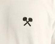 XTRACTD T-Shirt Urban Ape in Oat Milk – Nahaufnahme Brust-Logo im High-Density-Druck